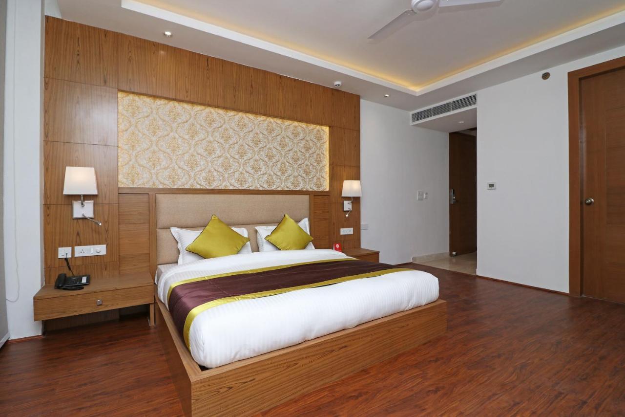 Capital O Hotel Star Inn Near Chhatarpur Metro Station New Delhi Luaran gambar