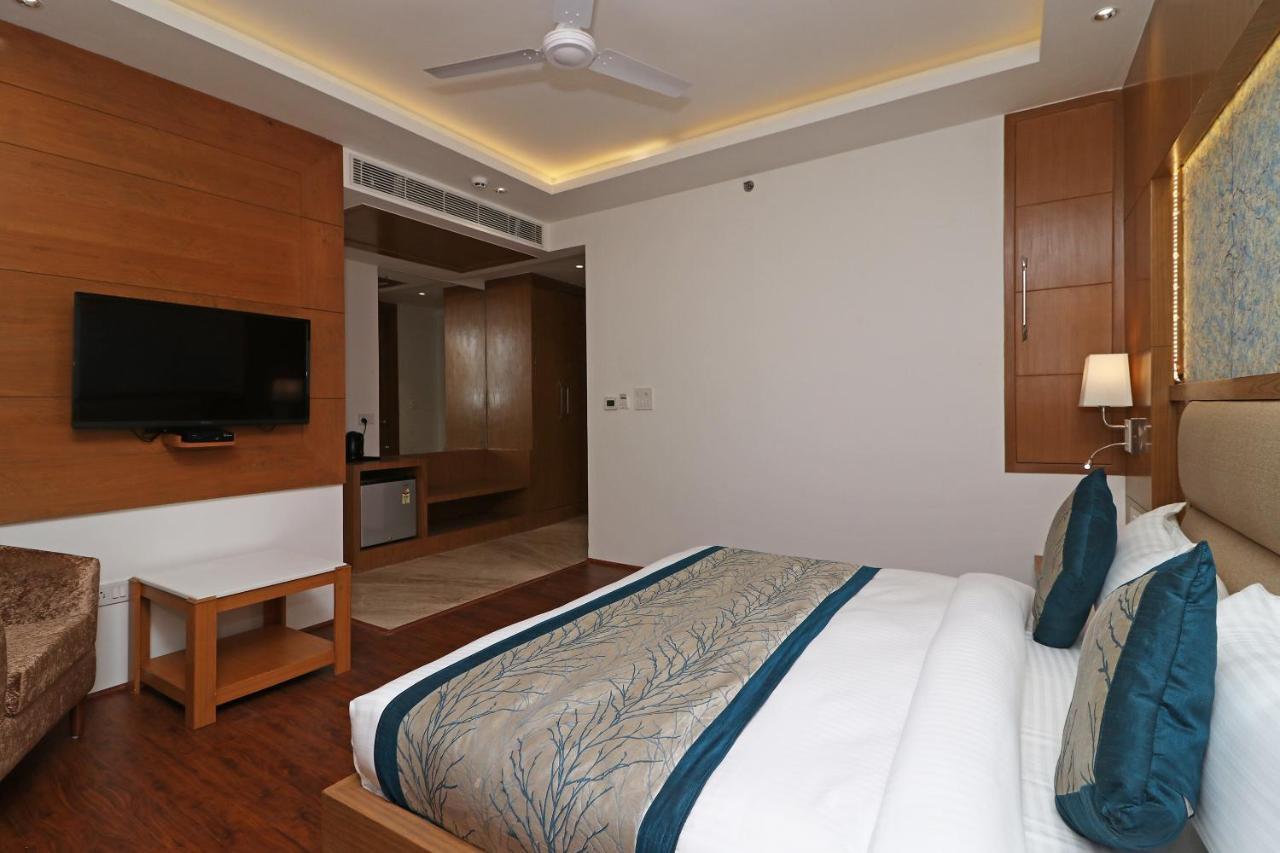 Capital O Hotel Star Inn Near Chhatarpur Metro Station New Delhi Luaran gambar